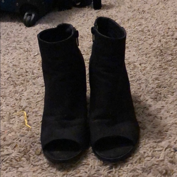 Black open toed heels - Picture 2 of 2